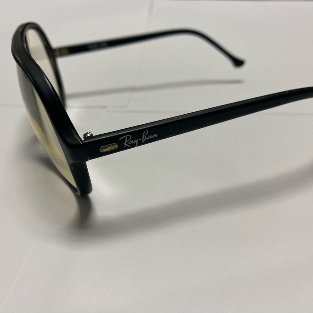 Ray-Ban Black Aviator Sunglasses with Light Tinted Lenses - Picture 2 of 9